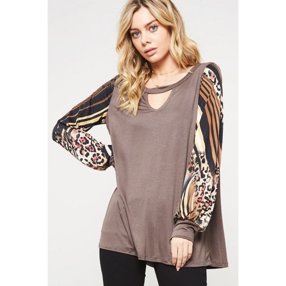 Promesa Tops - Promesa Striped & Leopard Keyhole Top